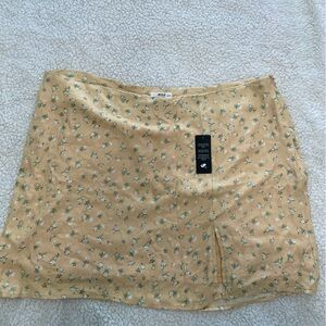 Ardene ditsy floral mini skirt with slit